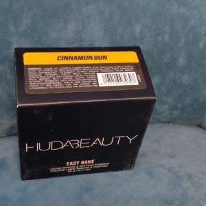 HUDA BEAUTY Cinnamon Bun