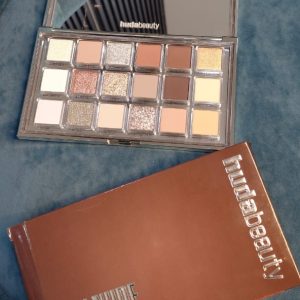 HUDA BEAUTY Eye shadow palette